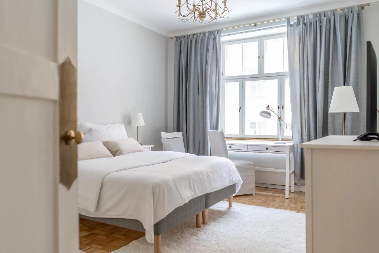 Apartment Kaunis Ja Rauhallinen Kaksio Hyvalla Sijainnilla Helsinki Finland